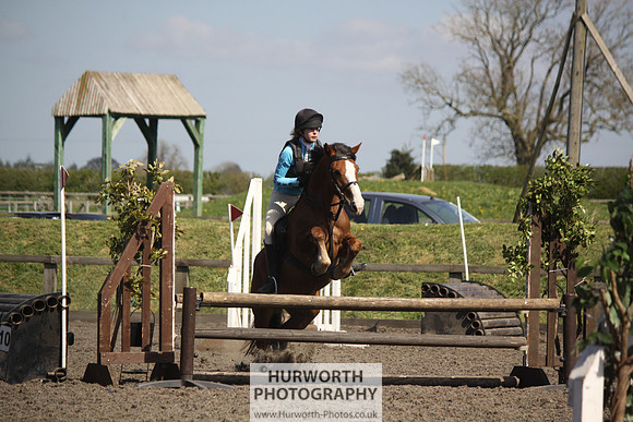 Hurworth Good Friday Show Cross 052