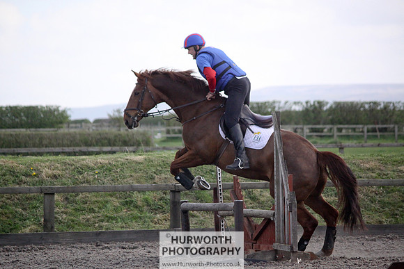 Hurworth Good Friday Show Cross 094
