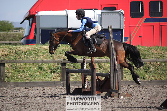Hurworth Good Friday Show Cross 046